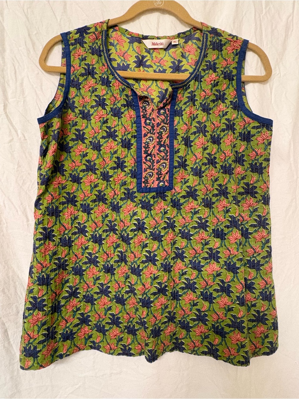 Global style blouse , floral cotton blouse. Size XL.